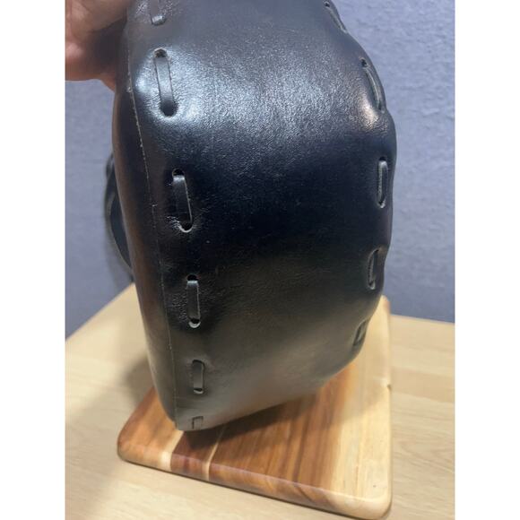 Patricia Nash Leather Firenze Tooled Flap Bag Black w/ Dust Bag Mint Condition - Picture 8 of 16